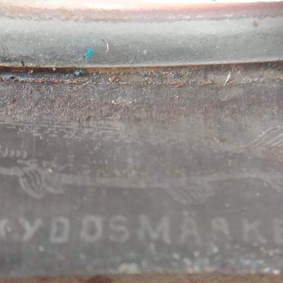 Vintage E A Berg Straight Razors with leather case - Picture 8 of 13